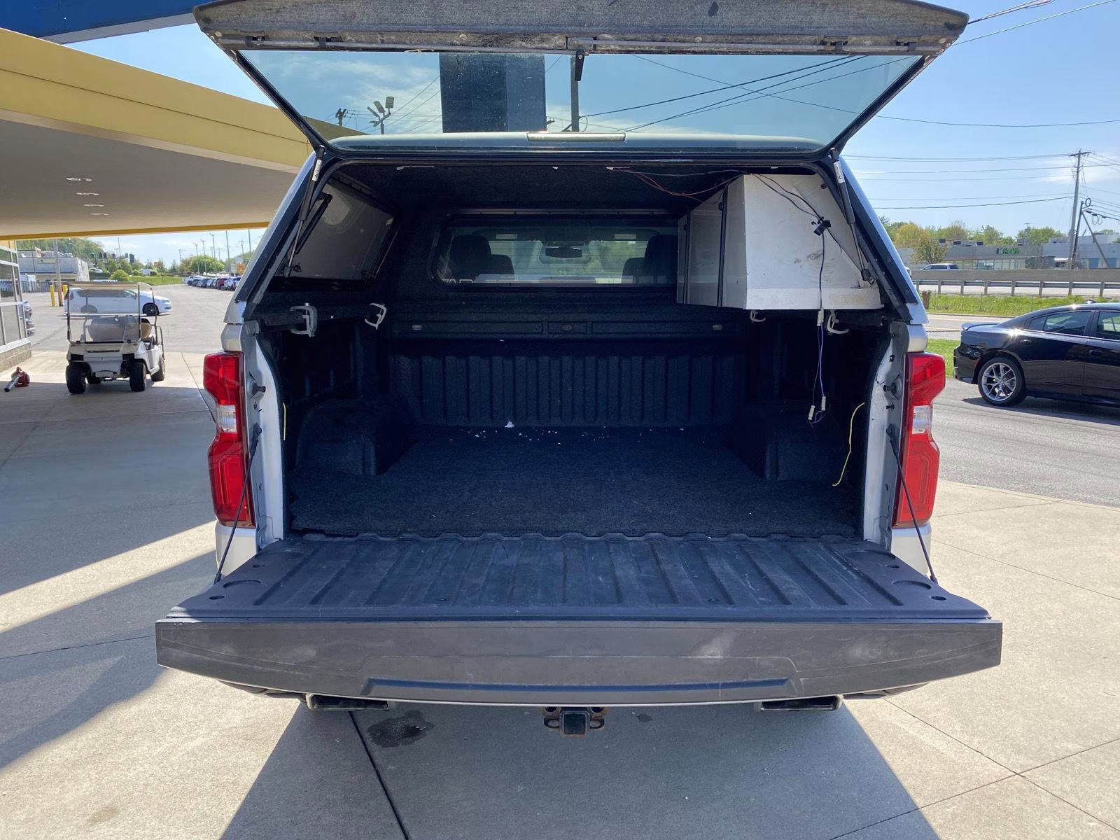 2019 Silver Ice Metallic Chevrolet Silverado 1500 LT Trail Boss 4X4 Truck