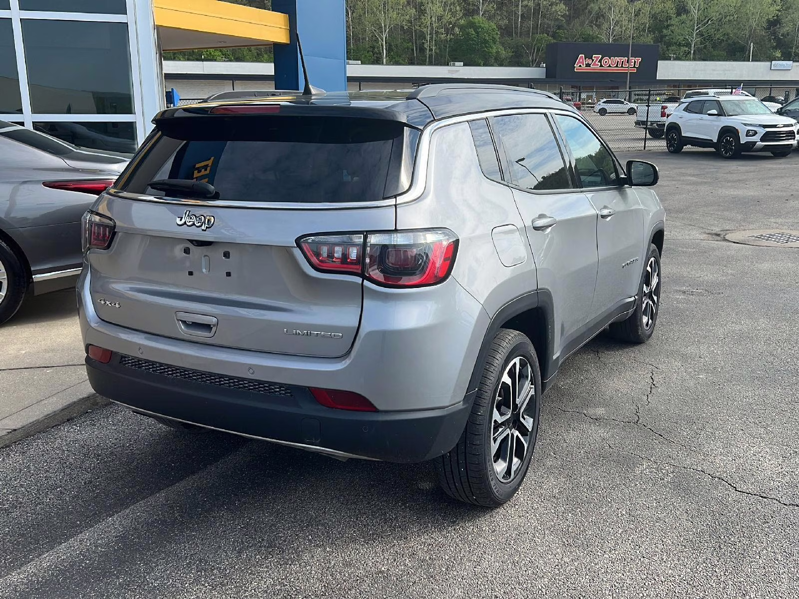 2023 Billet Silver Metallic Clearcoat Jeep Compass Limited 4X4 SUV