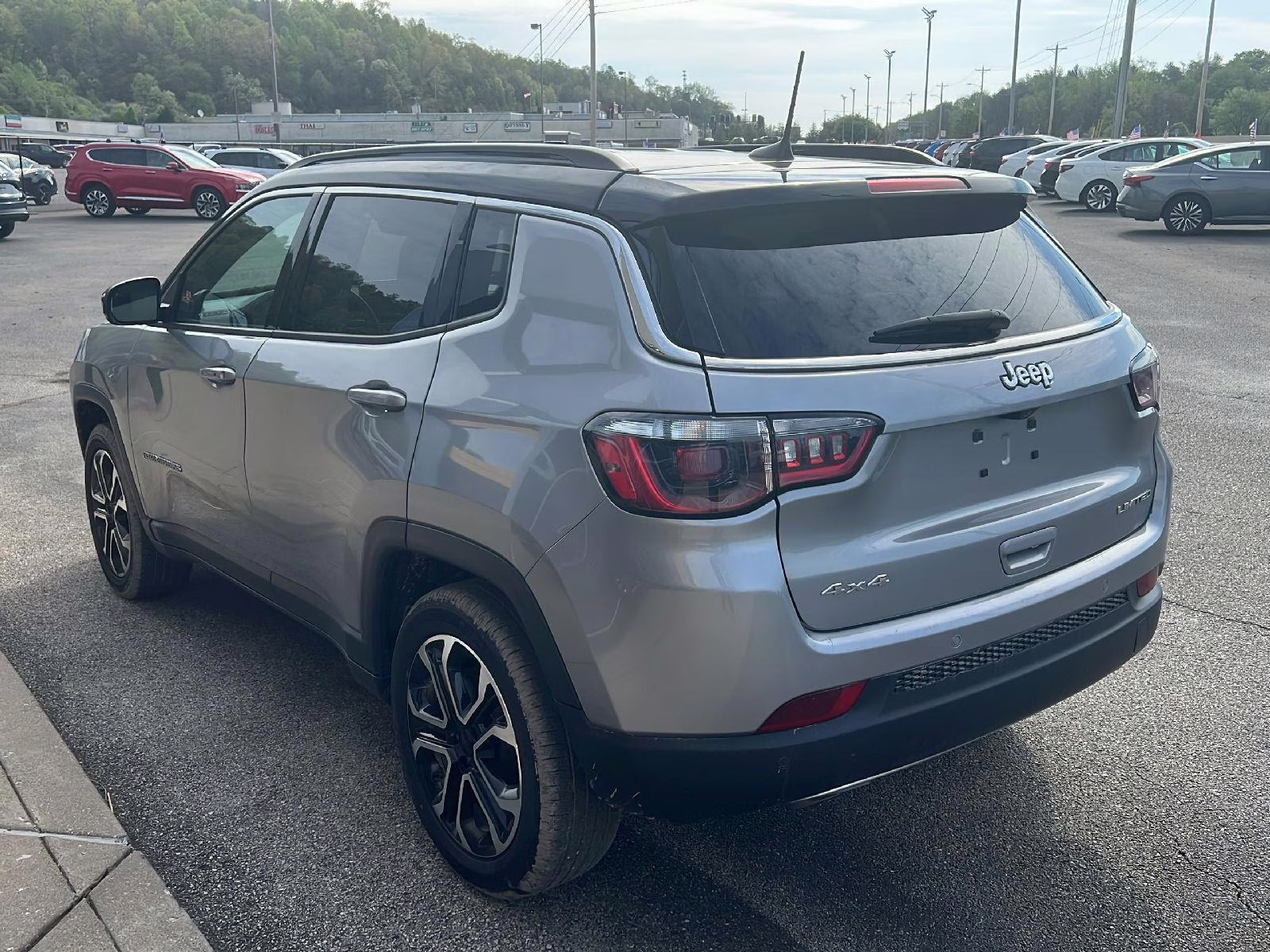 2023 Billet Silver Metallic Clearcoat Jeep Compass Limited 4X4 SUV