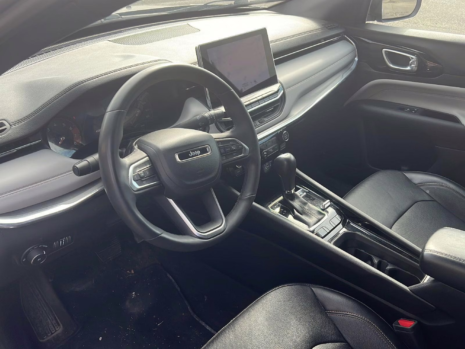 2023 Billet Silver Metallic Clearcoat Jeep Compass Limited 4X4 SUV