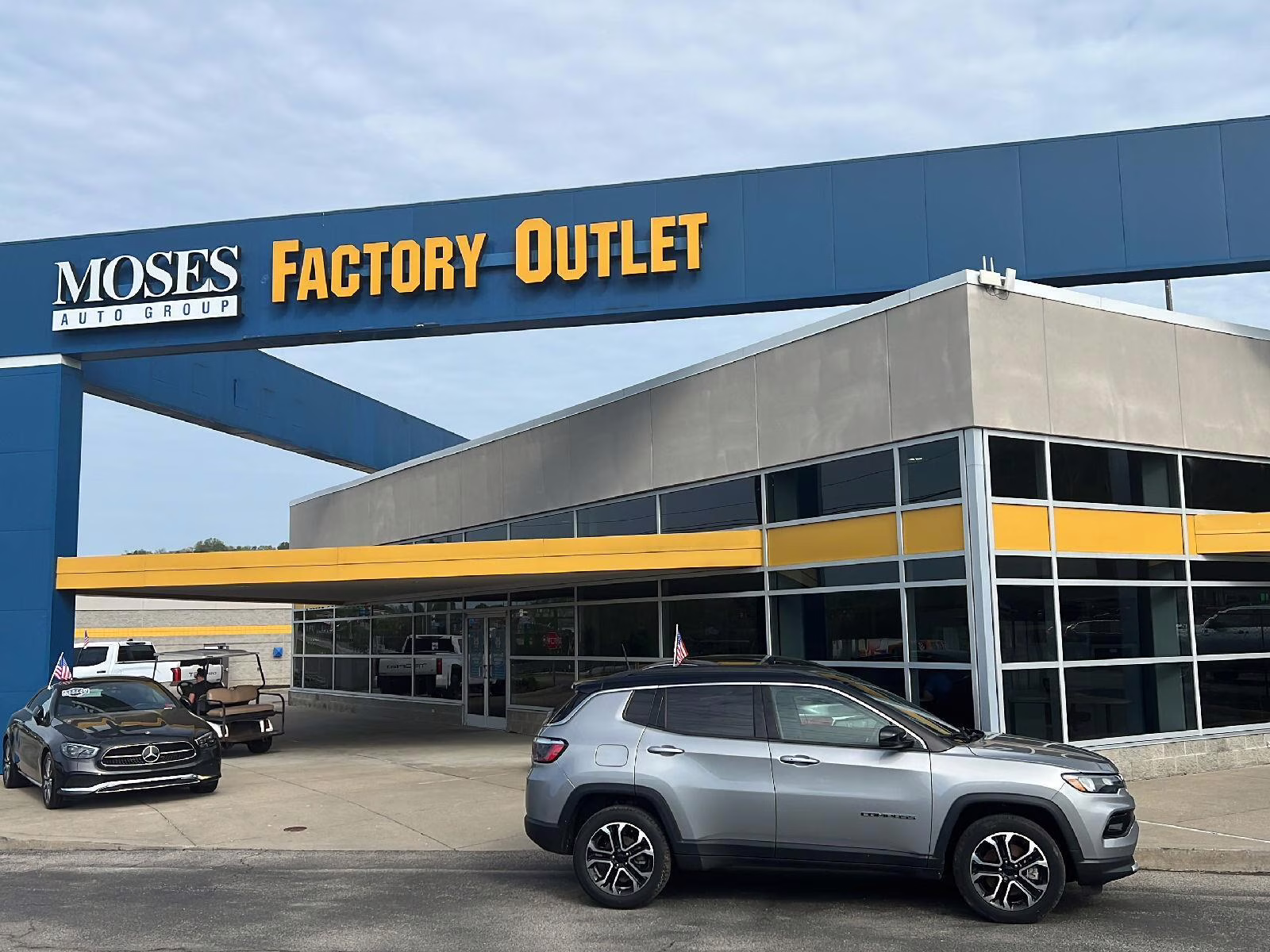 2023 Billet Silver Metallic Clearcoat Jeep Compass Limited 4X4 SUV