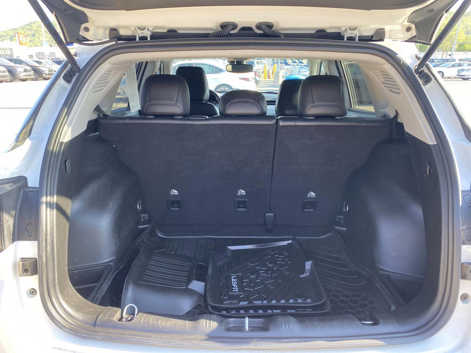 2022 Bright White Clearcoat Jeep Compass Latitude Lux 4X4 SUV