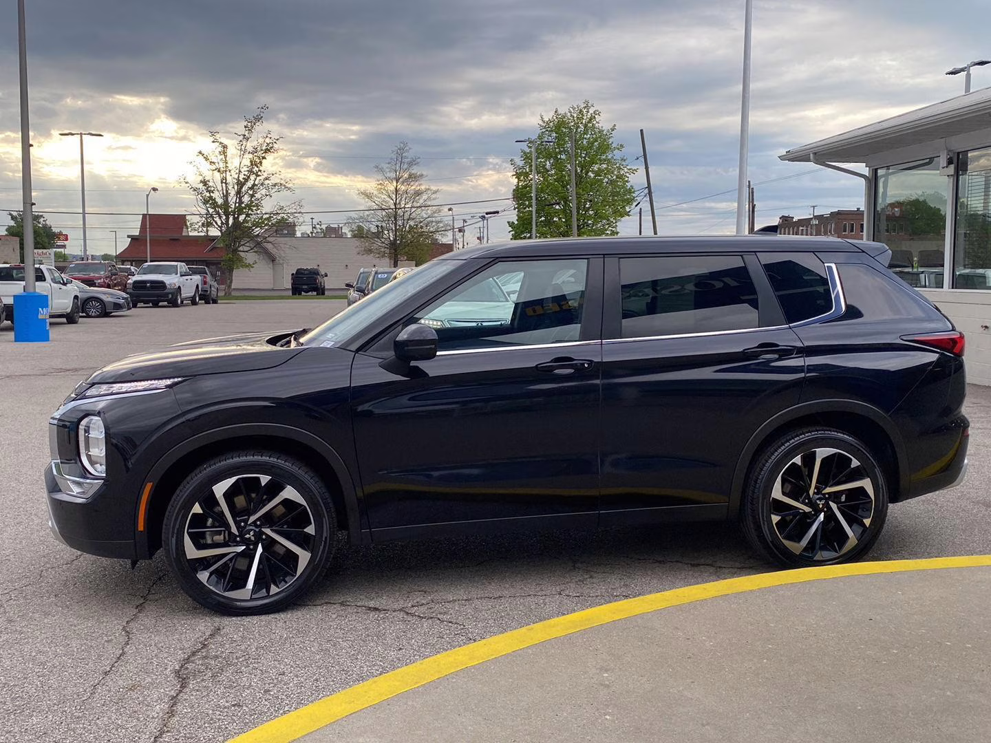 2024 Mitsubishi Outlander SE AWD SUV
