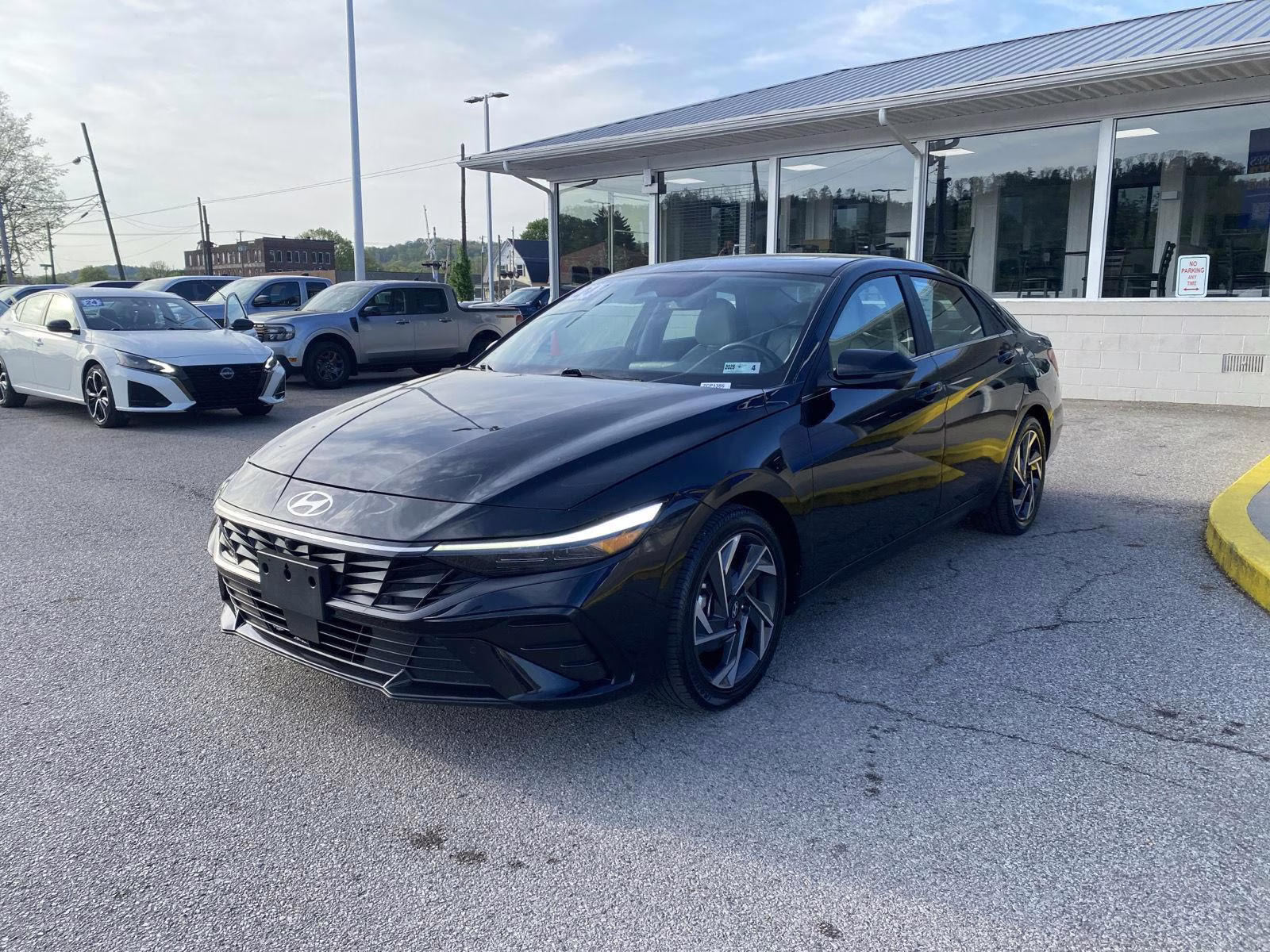 2024 Abyss Black Hyundai Elantra Limited FWD Sedan