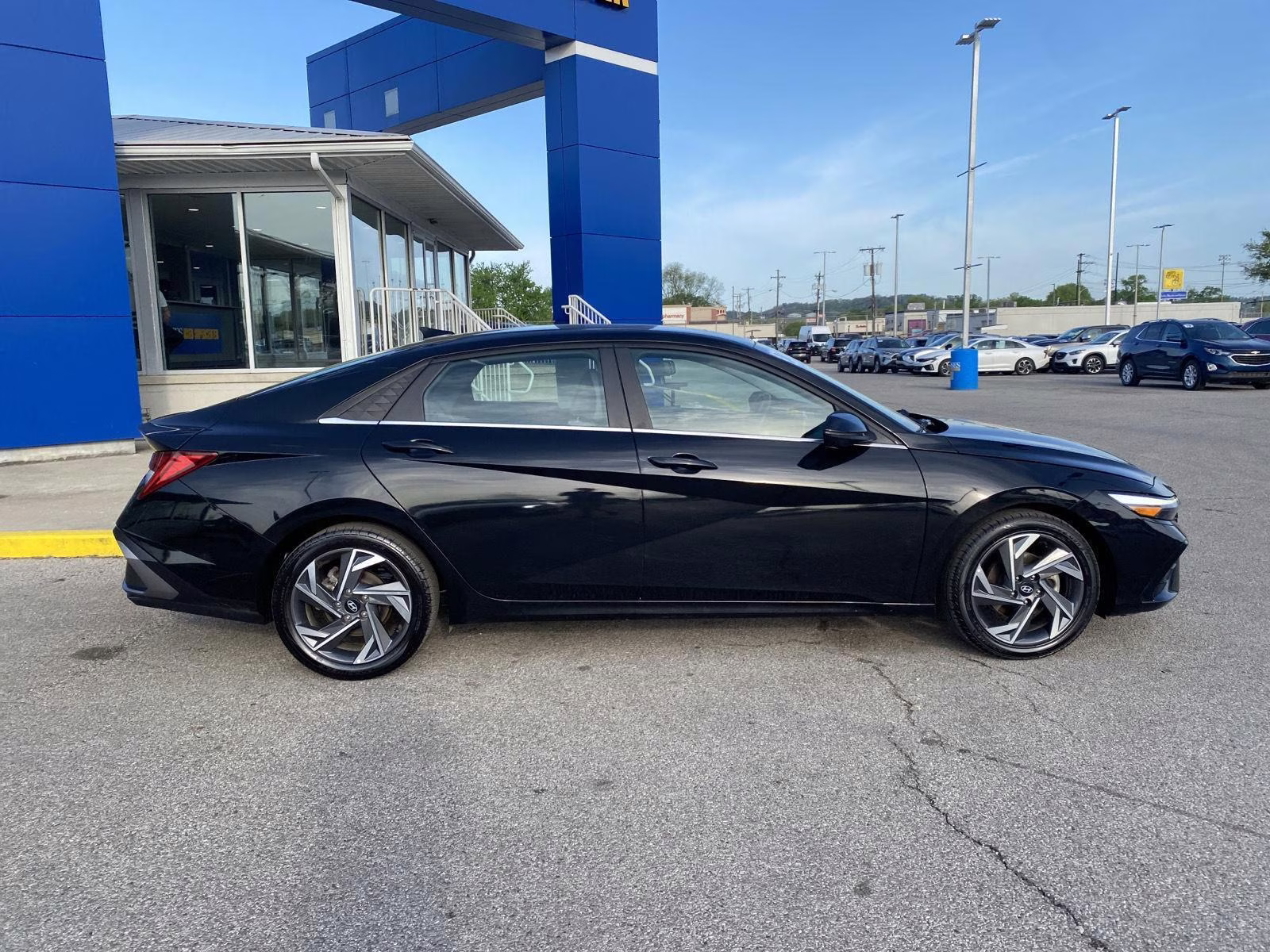 2024 Abyss Black Hyundai Elantra Limited FWD Sedan