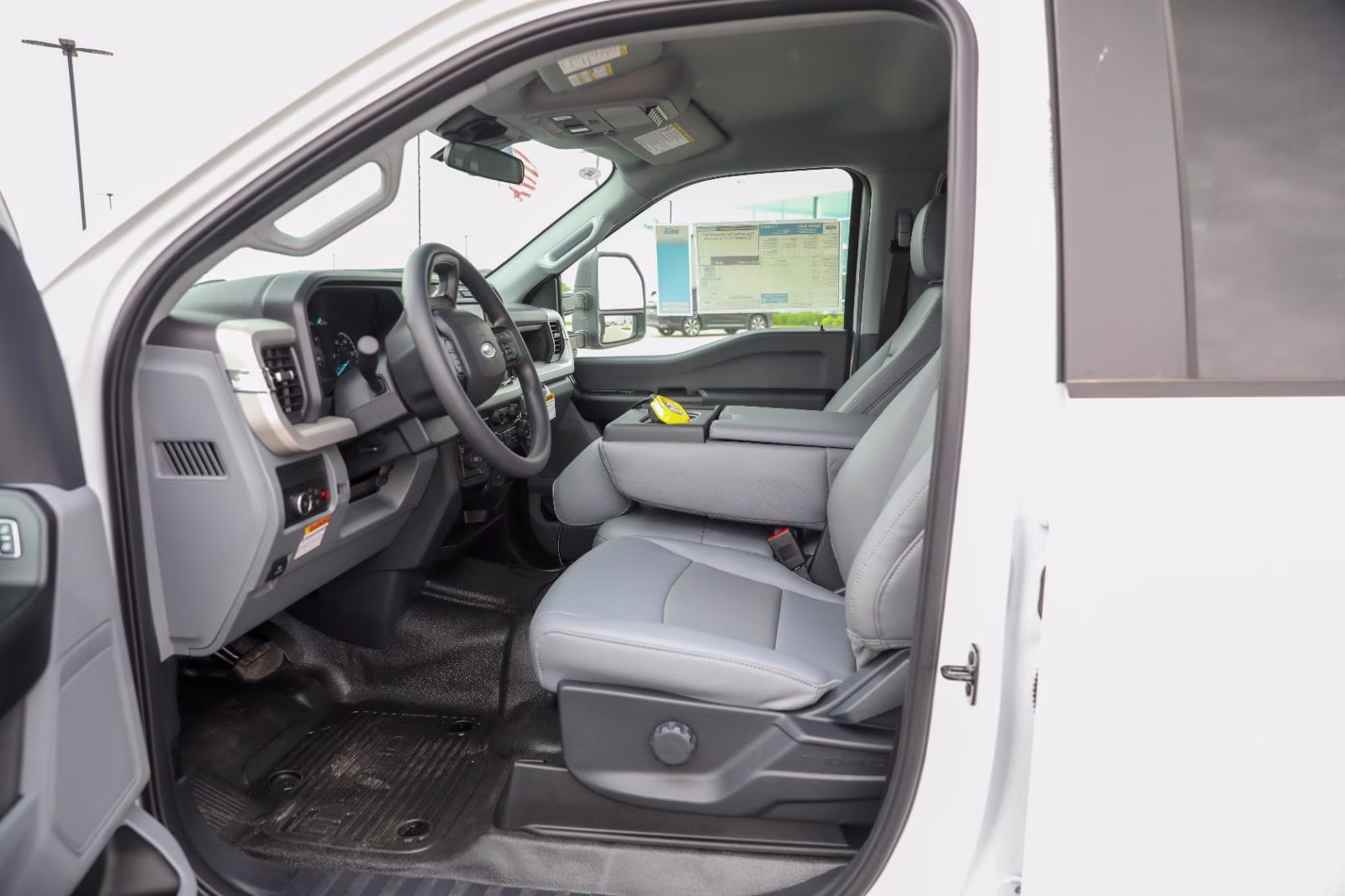 2026 Oxford White Ford Super Duty F-450 DRW XL 4X4 Truck