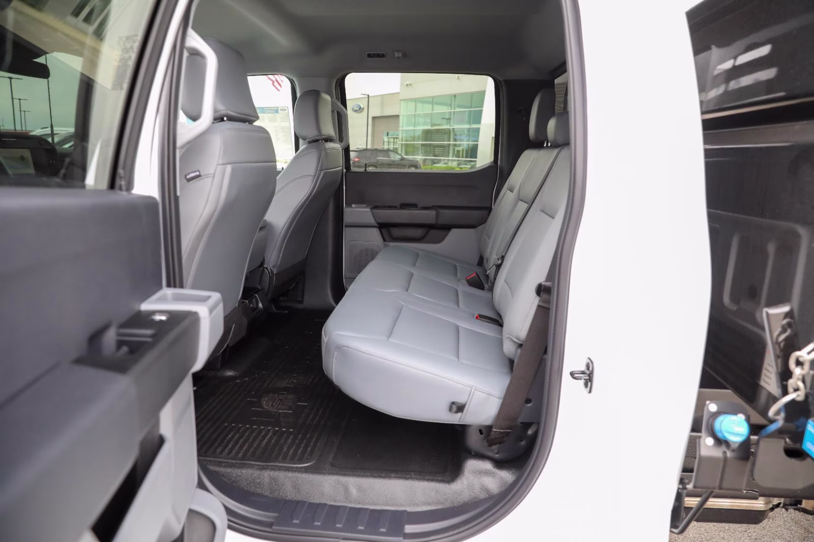 2026 Oxford White Ford Super Duty F-450 DRW XL 4X4 Truck