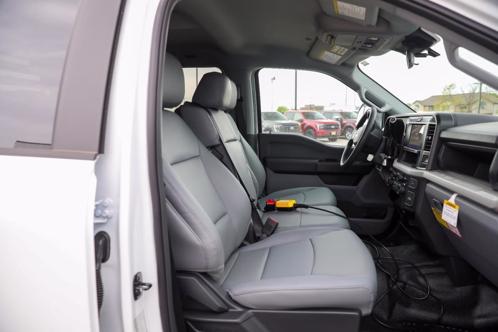 2026 Oxford White Ford Super Duty F-450 DRW XL 4X4 Truck