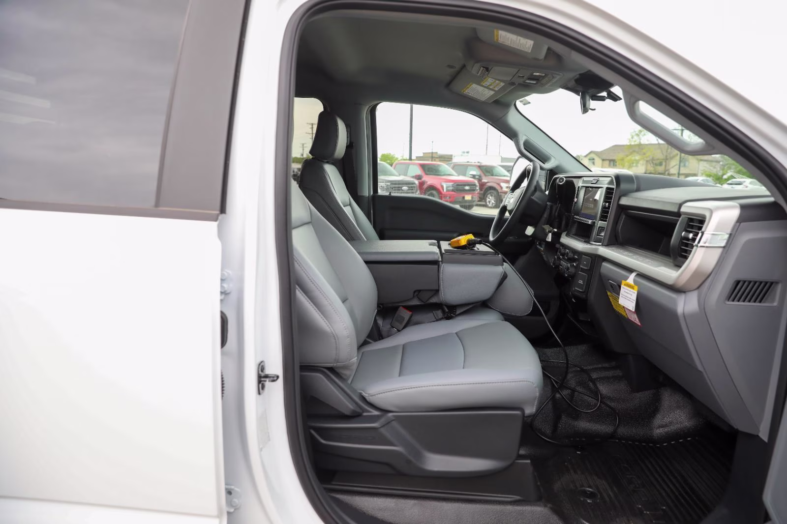 2026 Oxford White Ford Super Duty F-450 DRW XL 4X4 Truck