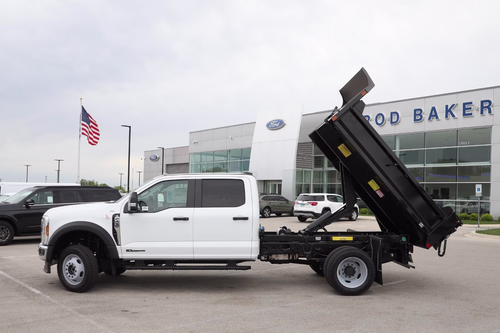 2026 Oxford White Ford Super Duty F-450 DRW XL 4X4 Truck
