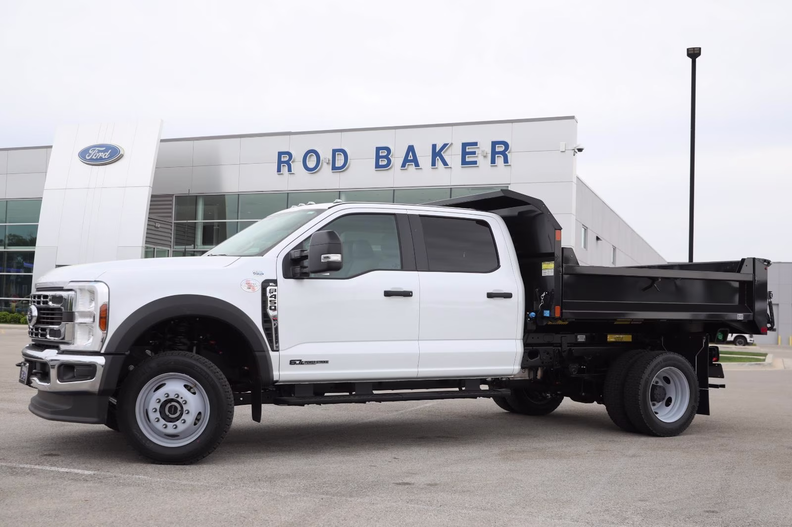 2026 Oxford White Ford Super Duty F-450 DRW XL 4X4 Truck