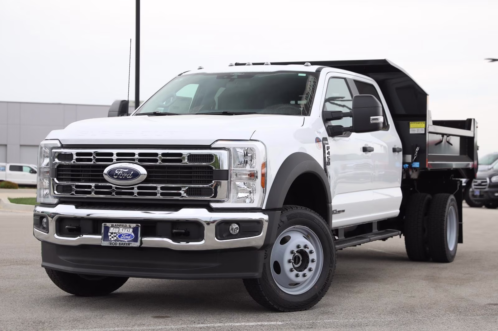 2026 Oxford White Ford Super Duty F-450 DRW XL 4X4 Truck