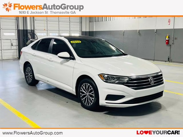 2019 Pure White Volkswagen Jetta 1.4T SE Sedan