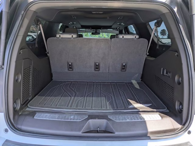 2022 Summit White Chevrolet Suburban Z71 4X4 SUV