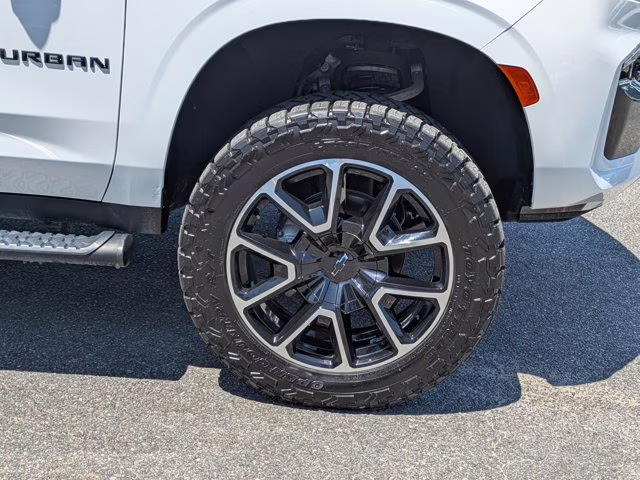 2022 Summit White Chevrolet Suburban Z71 4X4 SUV