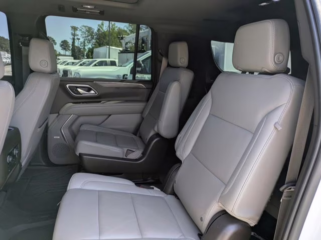 2022 Summit White Chevrolet Suburban Z71 4X4 SUV