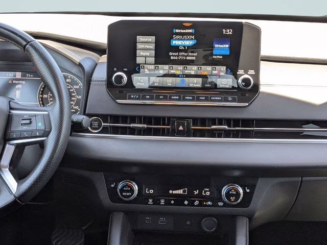 2024 Labrador Black Pearl Mitsubishi Outlander SE AWD SUV