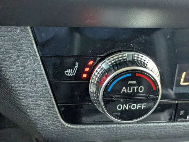 2024 Labrador Black Pearl Mitsubishi Outlander SE AWD SUV