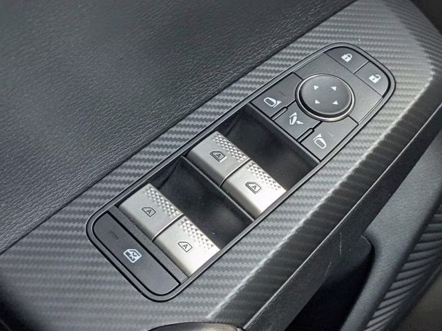 2024 Labrador Black Pearl Mitsubishi Outlander SE AWD SUV