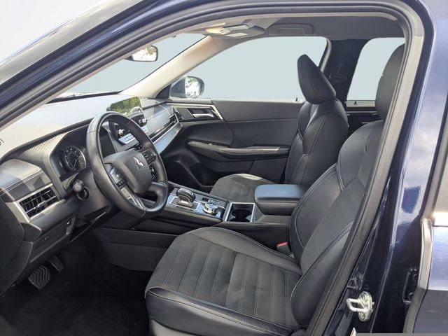 2024 Cosmic Blue Metallic Mitsubishi Outlander SE AWD SUV