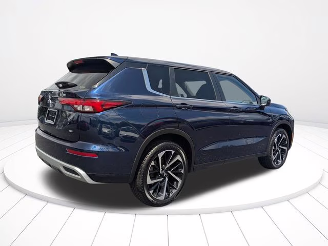 2024 Cosmic Blue Metallic Mitsubishi Outlander SE AWD SUV