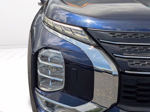 2024 Cosmic Blue Metallic Mitsubishi Outlander SE AWD SUV