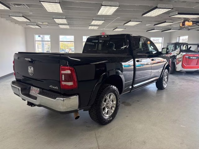 2022 Diamond Black Crystal Pearlcoat Ram 3500 Laramie 4X4 Truck