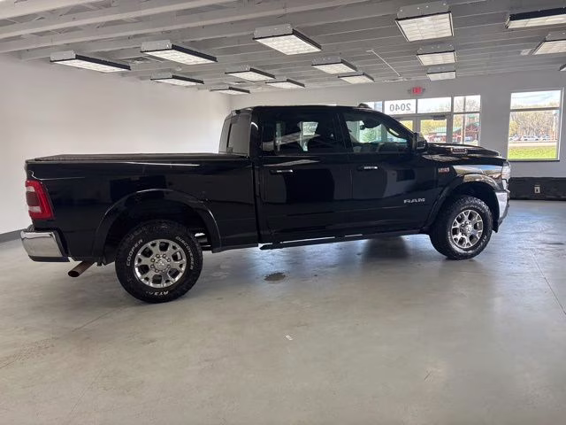 2022 Diamond Black Crystal Pearlcoat Ram 3500 Laramie 4X4 Truck