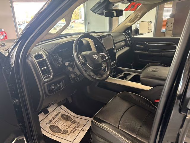 2022 Diamond Black Crystal Pearlcoat Ram 3500 Laramie 4X4 Truck
