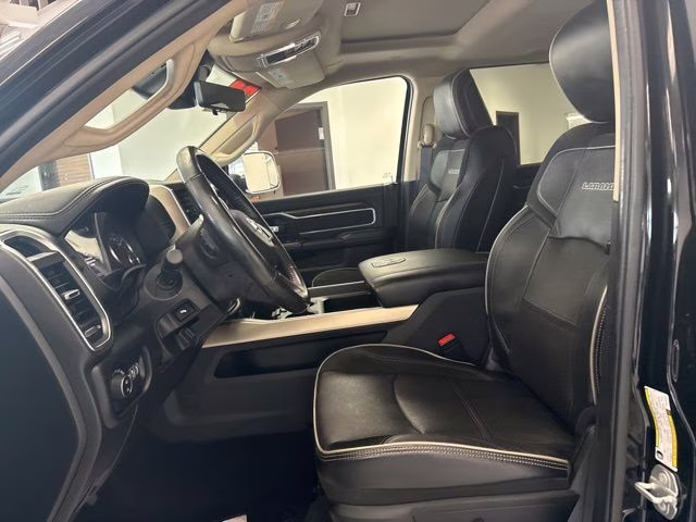 2022 Diamond Black Crystal Pearlcoat Ram 3500 Laramie 4X4 Truck