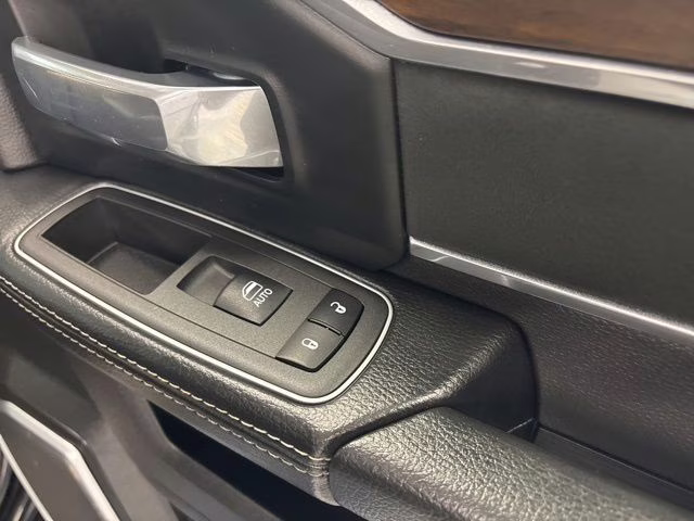 2022 Diamond Black Crystal Pearlcoat Ram 3500 Laramie 4X4 Truck