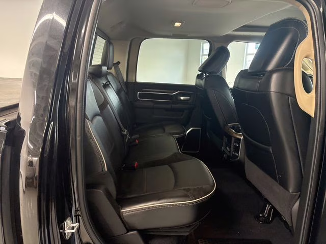 2022 Diamond Black Crystal Pearlcoat Ram 3500 Laramie 4X4 Truck