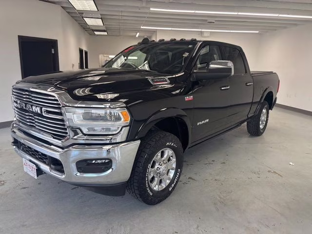 2022 Diamond Black Crystal Pearlcoat Ram 3500 Laramie 4X4 Truck