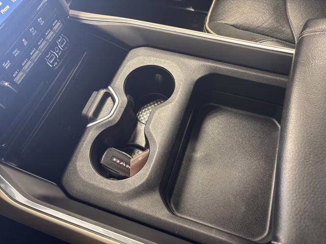 2022 Diamond Black Crystal Pearlcoat Ram 3500 Laramie 4X4 Truck