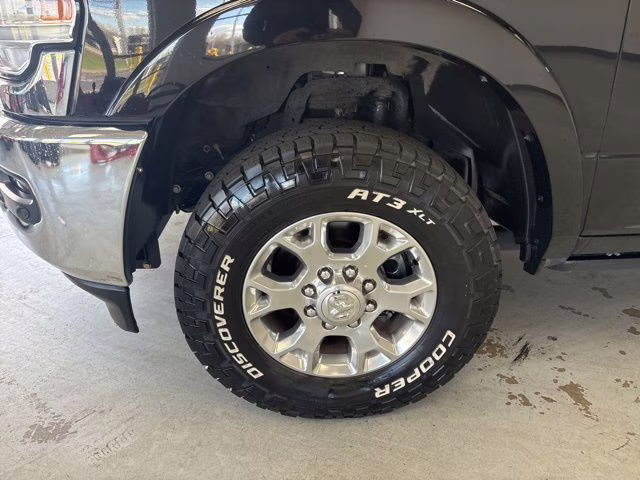 2022 Diamond Black Crystal Pearlcoat Ram 3500 Laramie 4X4 Truck