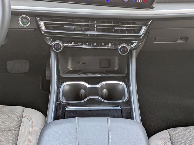 2024 Radiant Red Tintcoat Chevrolet Traverse LT FWD SUV
