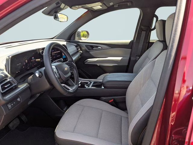 2024 Radiant Red Tintcoat Chevrolet Traverse LT FWD SUV