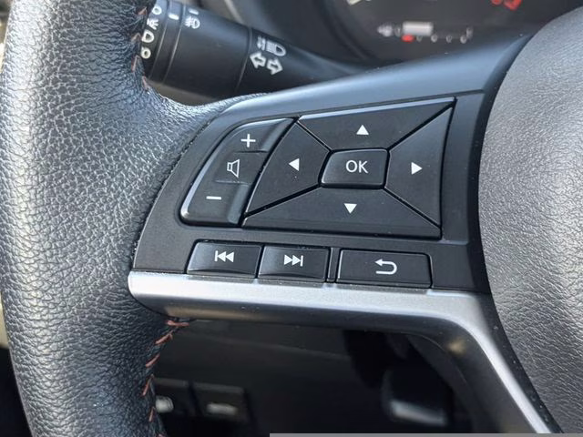 2022 Gun Metallic Nissan Kicks SR FWD SUV