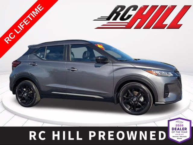 2022 Gun Metallic Nissan Kicks SR FWD SUV