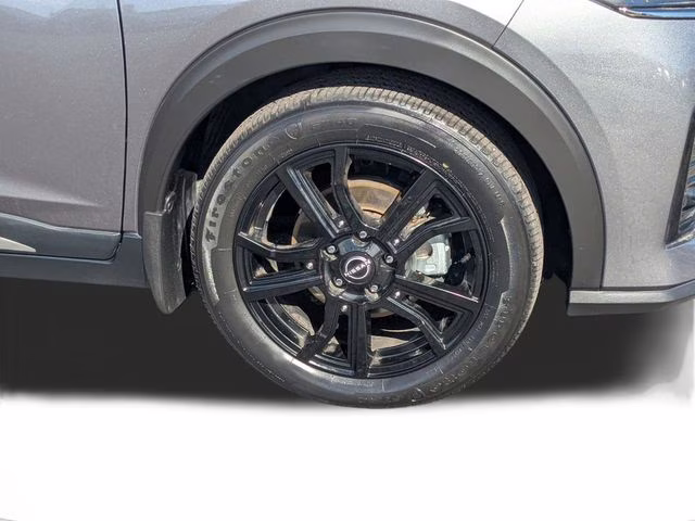 2022 Gun Metallic Nissan Kicks SR FWD SUV