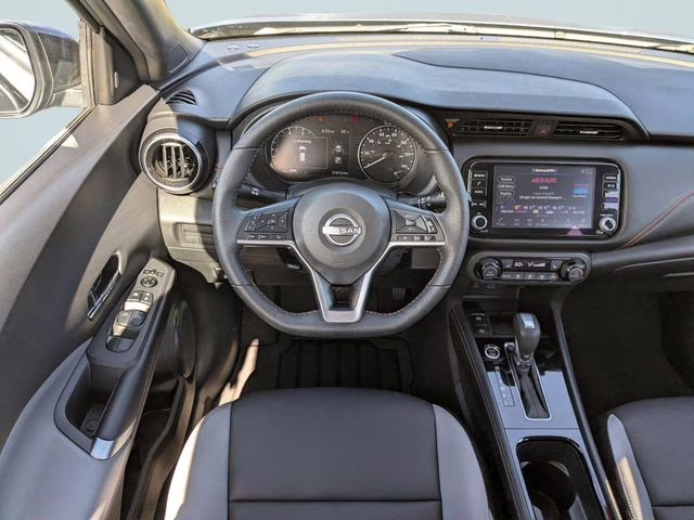 2022 Gun Metallic Nissan Kicks SR FWD SUV