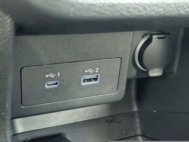 2022 Gun Metallic Nissan Kicks SR FWD SUV