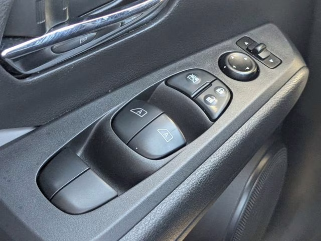 2022 Gun Metallic Nissan Kicks SR FWD SUV