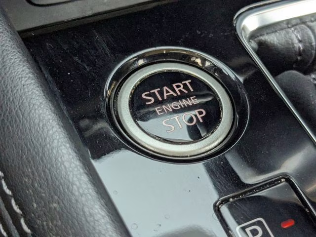 2022 Gun Metallic Nissan Kicks SR FWD SUV