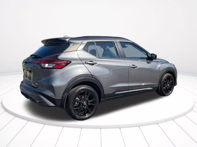 2022 Gun Metallic Nissan Kicks SR FWD SUV