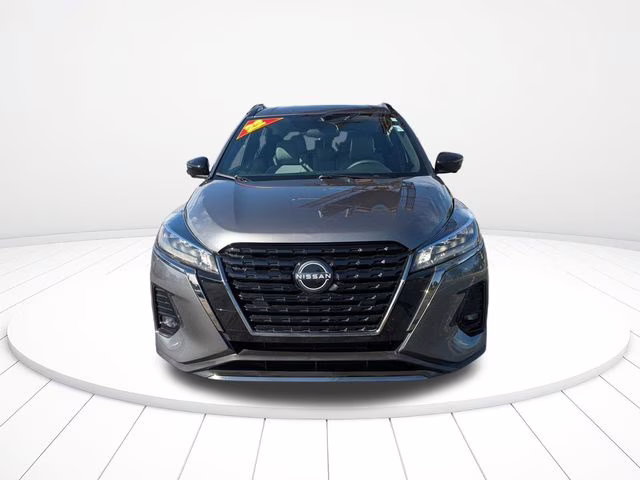 2022 Gun Metallic Nissan Kicks SR FWD SUV