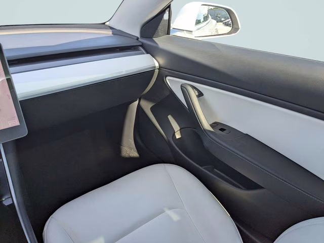 2019 Pearl White Multi-Coat Tesla Model 3 Standard Range Plus RWD Sedan