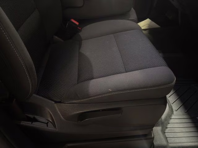 2018 Silver Ice Metallic Chevrolet Silverado 1500 LT 4X4 Truck