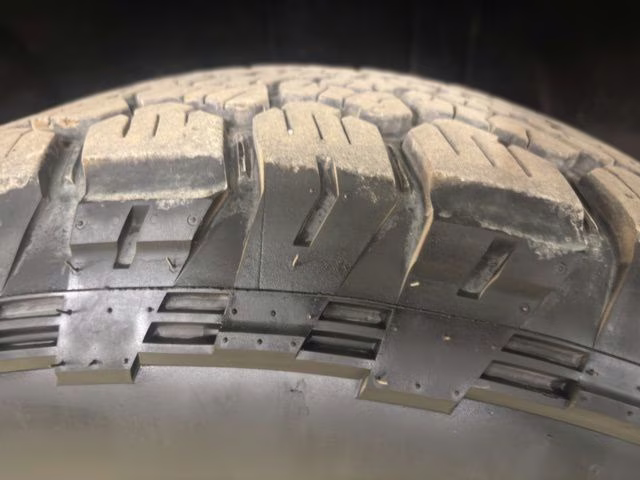 2018 Silver Ice Metallic Chevrolet Silverado 1500 LT 4X4 Truck