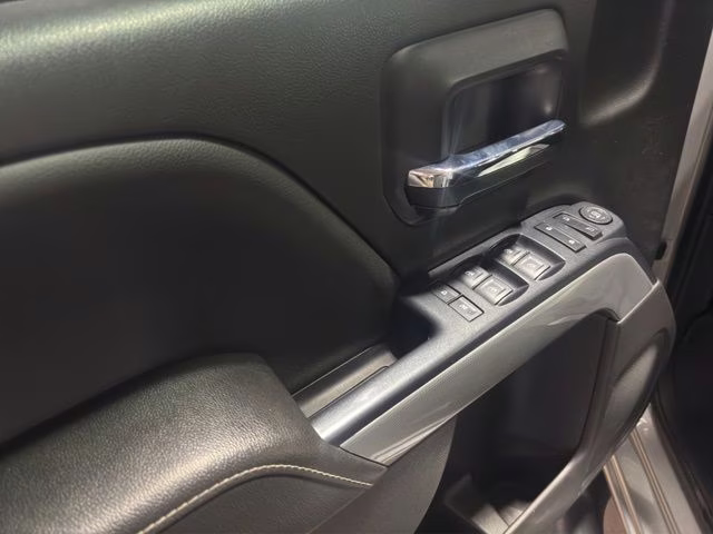 2018 Silver Ice Metallic Chevrolet Silverado 1500 LT 4X4 Truck